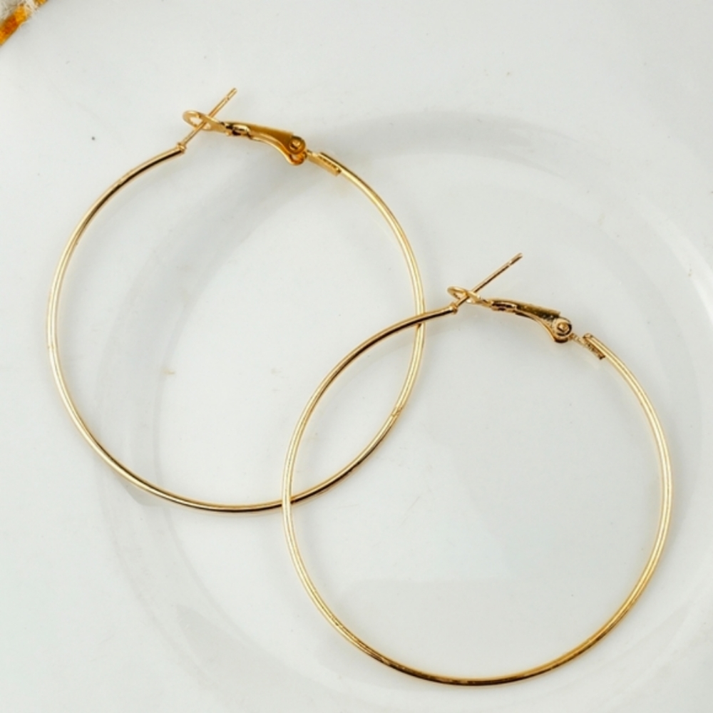 💫5/$25 Thin Beautiful Hoop Earrings